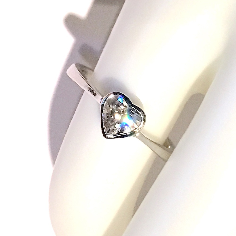 18K .50CT E / VVS Natural Solitaire Heart Diamond Solid 18Kt White Gold Ring